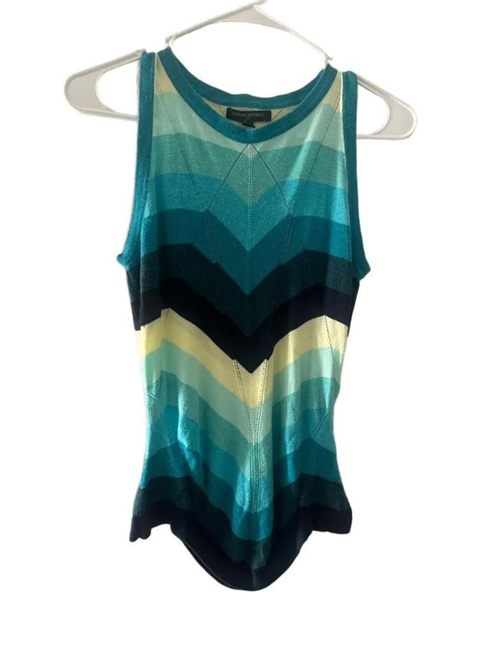 Banana Republic Knit Tank Top Size M Blue Green Chevron Stripe Sleeveless